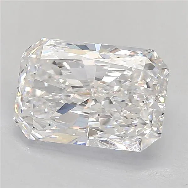 6.03ct Radiant Lab Grown Diamond (Colour F, Clarity VVS2, IGI Certified)