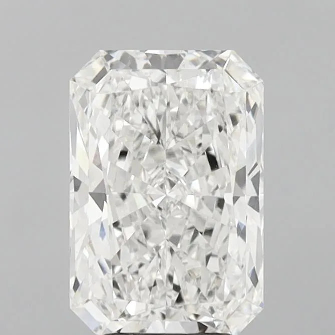 4.04ct Radiant Lab Grown Diamond (Colour F, Clarity VVS2, IGI Certified)