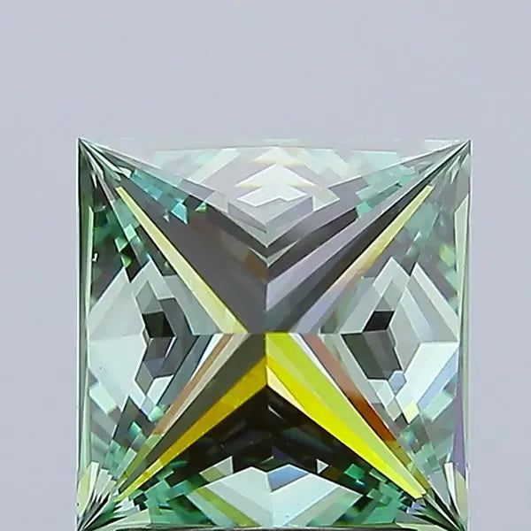 2.70ct Princess Lab Grown Diamond (Colour Fancy Vivid Green, Clarity VS1, IGI Certified)