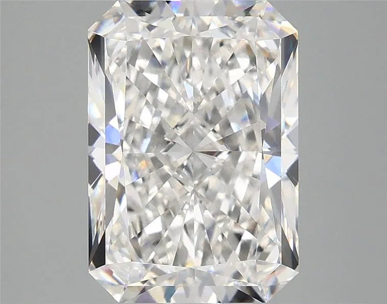 3.10ct Radiant Lab Grown Diamond (Colour E, Clarity VVS2, IGI Certified)