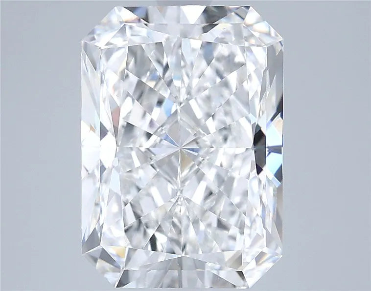 4.50ct Radiant Lab Grown Diamond (Colour D, Clarity VVS2, IGI Certified)