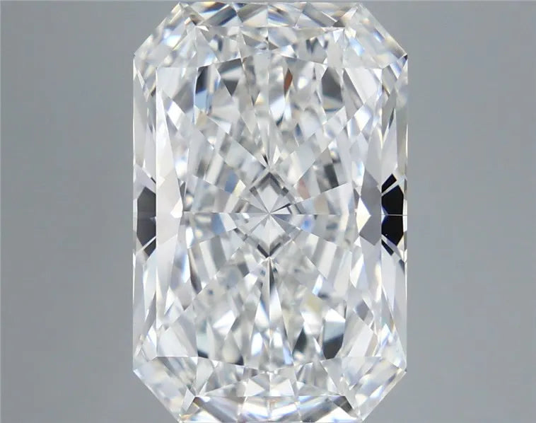7.08ct Radiant Lab Grown Diamond (Colour E, Clarity VVS2, IGI Certified)