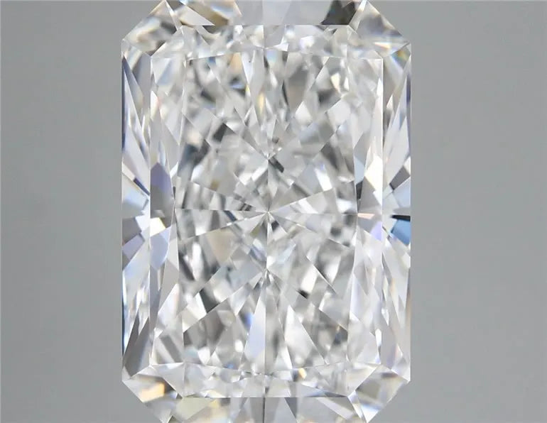 7.46ct Radiant Lab Grown Diamond (Colour E, Clarity VVS2, IGI Certified)