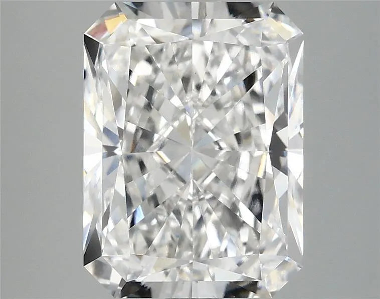 4.10ct Radiant Lab Grown Diamond (Colour E, Clarity VVS2, IGI Certified)