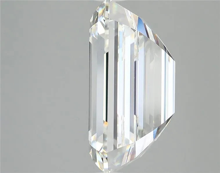 8.02ct Emerald Lab Grown Diamond (Colour G, Clarity VS2, IGI Certified)