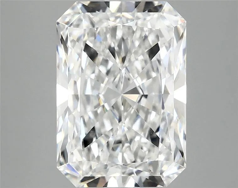 3.59ct Radiant Lab Grown Diamond (Colour E, Clarity VVS2, IGI Certified)