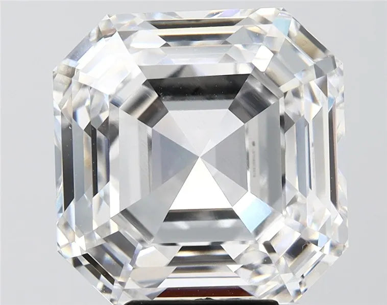 9.16ct Square emerald Lab Grown Diamond (Colour E, Clarity VVS2, IGI Certified)